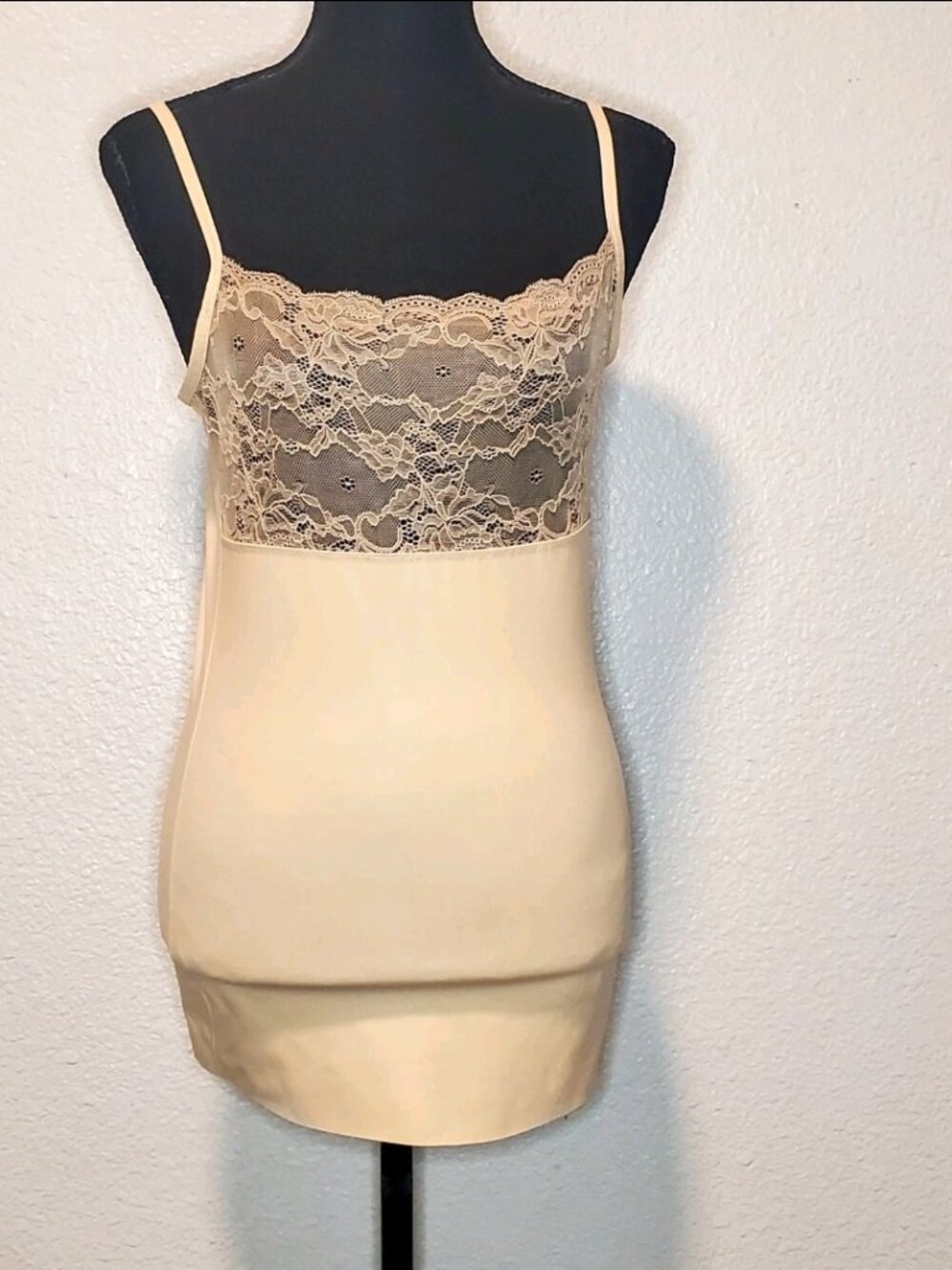 New Without Tags Covergirl Shapewear Shape Tank Beige Size Small